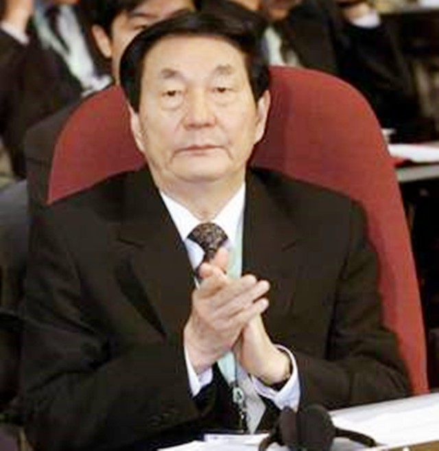 2001年，朱镕基告别清华演讲：做事不要落身后骂名