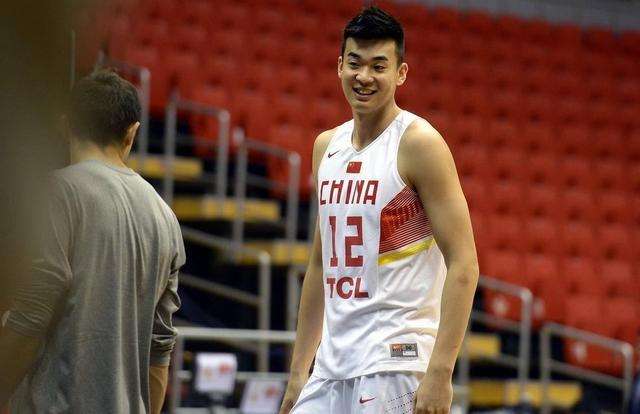 李慕豪为什么没去nba(从天赋异禀到泯然众人，什么原因导致李慕豪没能达到当初的预期？)