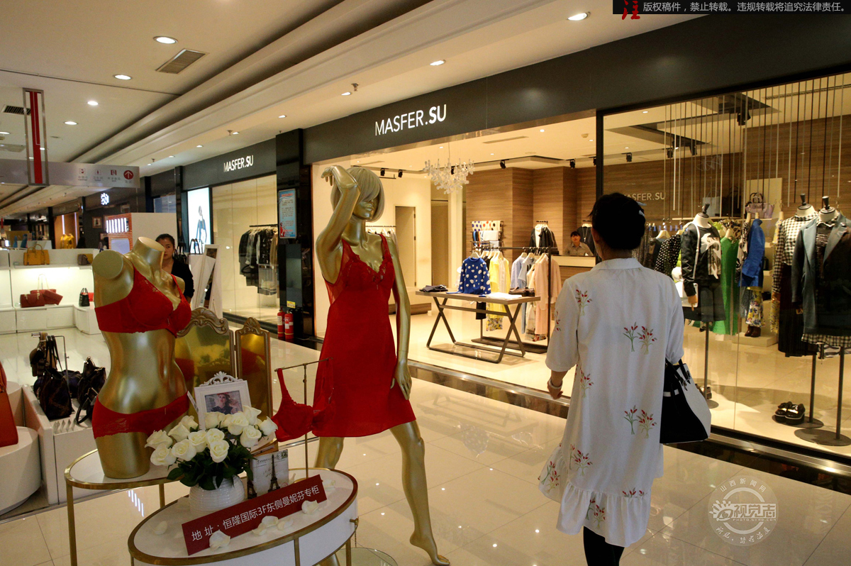 广州美女开服装店，想着法扣顾客钱，反倒年赚132万，策略可借鉴