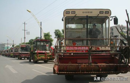 跨區(qū)機收是我國農機化一道永遠亮麗的風景
