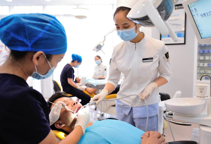 医学专业就业前景大盘点，临床医学跌出前三，榜首幸福度很高