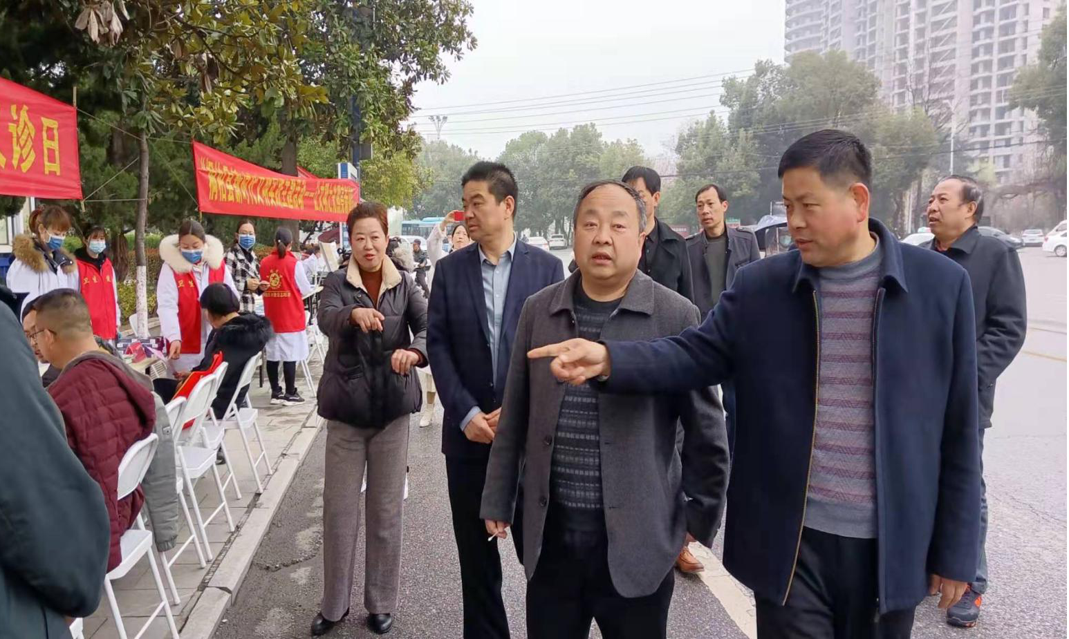 桐柏县卫健委举办新时代文明实践主题活动 -----让文明之光照亮新征程义诊活动