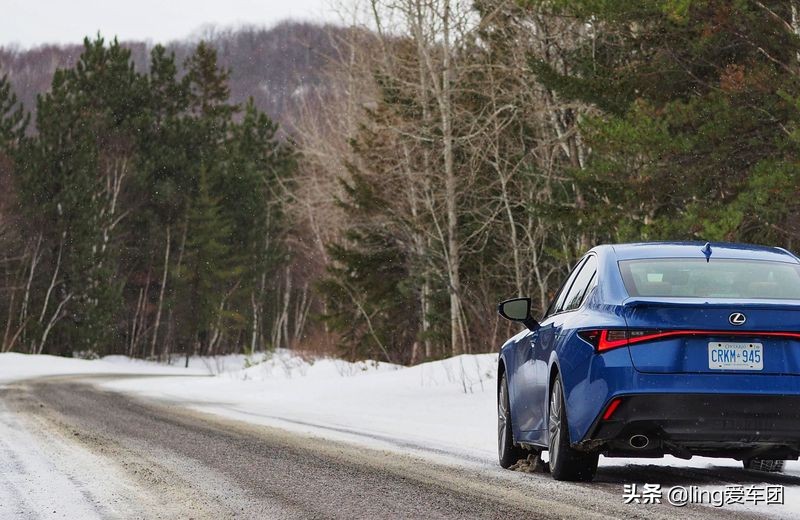 2021年雷克萨斯IS 300 AWD：运动型三厢车