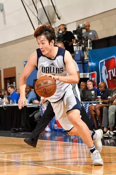 cba隋然是哪里人(中国篮球的悲剧！被NBA签约后，他却消失了整整两年了)