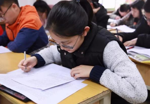 2021年高中将不再接受复读生？官方做出回复，家长可以放心了