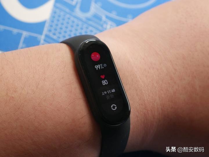 小米手环 6 NFC 上手：不是终点，更是起点