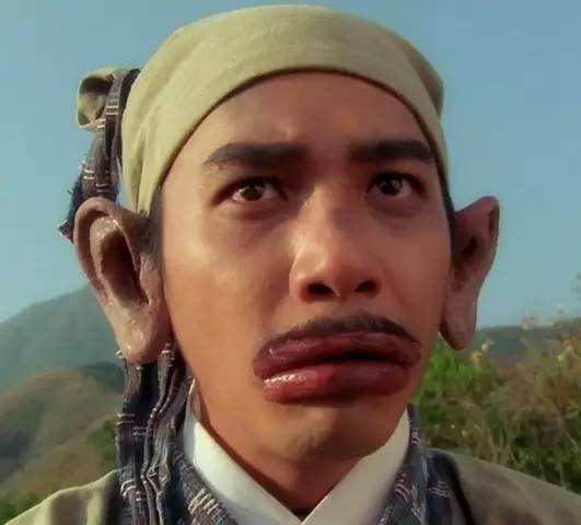 现实版香肠嘴!英国24岁女子因廉价嘴唇填充术受到重创,无法康复