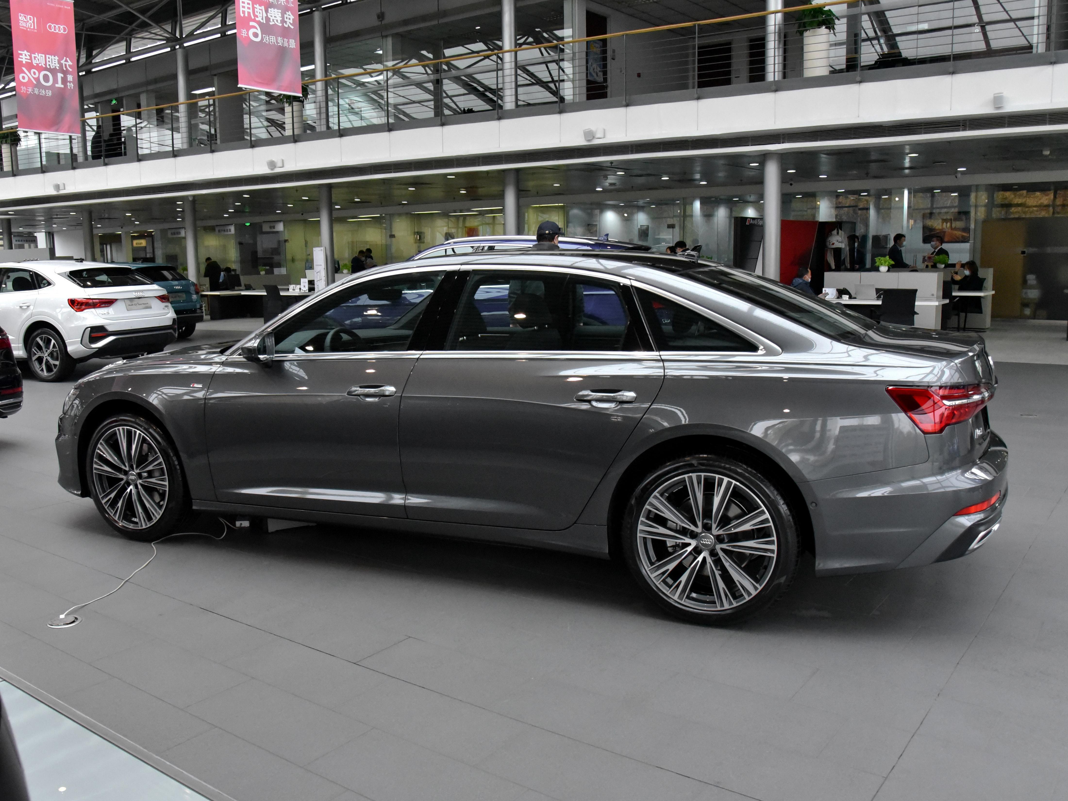 带四驱的奥迪豪华轿车，空间不输奔驰还有优惠，带你看奥迪A6L