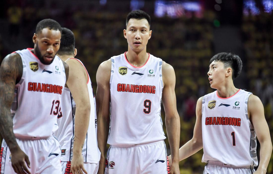 从青涩男孩到广东男篮的顶梁柱，易建联当之无愧的CBA第一人