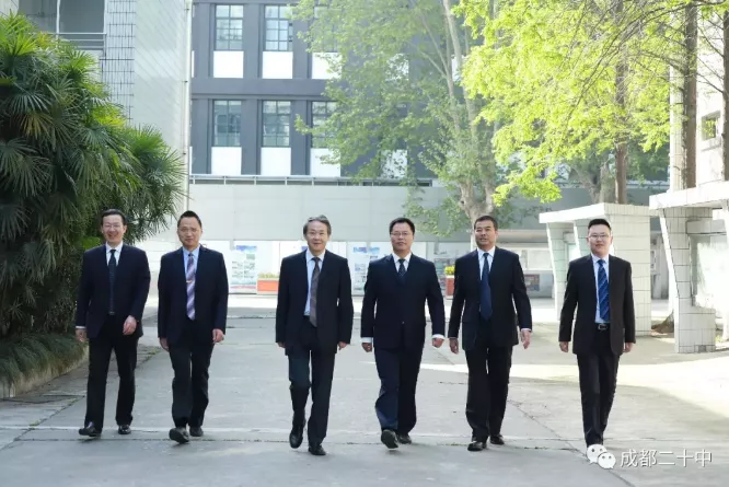 成都高中的十大“王炸”天团，使命必达