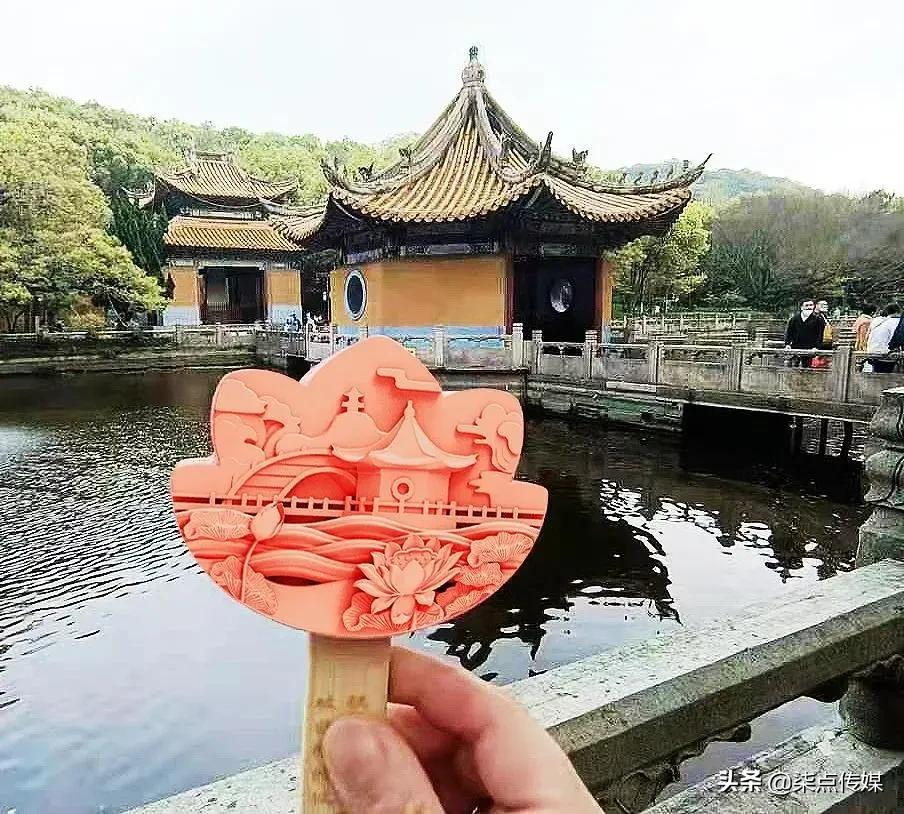 藏不住了：清华，出雪糕了？