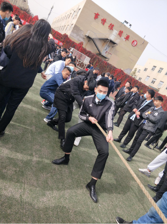 顽强拼搏，永不言败！八维教育物联网专业隆重举行第四届运动会