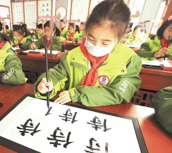 高考状元作文斩获满分，看了她平时练字的书法，才明白高分秘诀