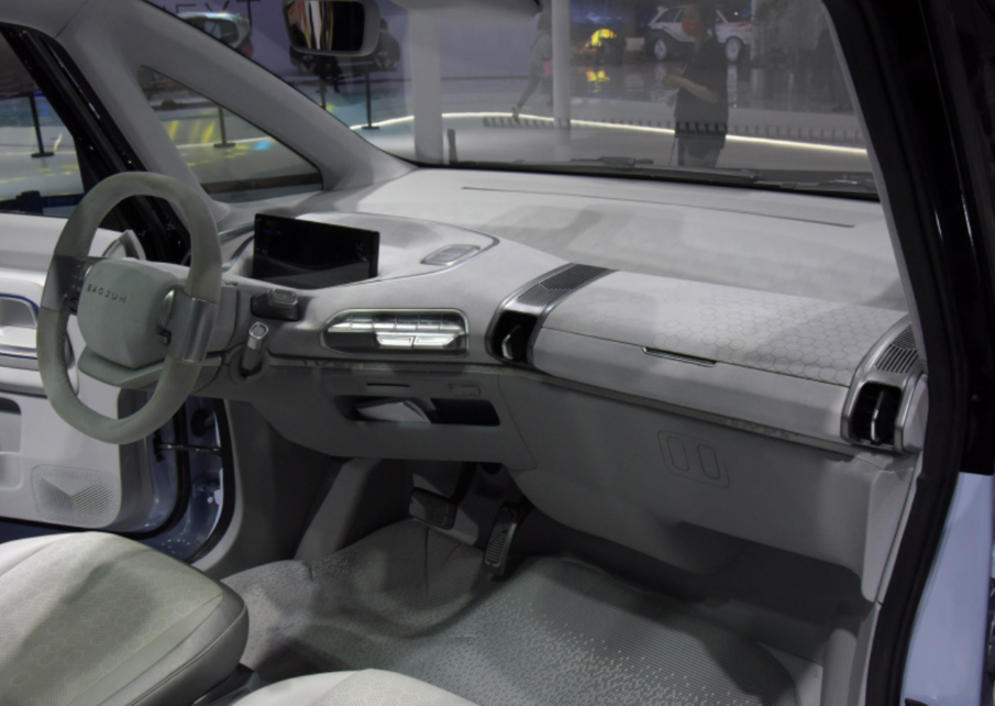 宝骏牌“MINI EV”，颜值比本尊更帅，但它会更便宜么？