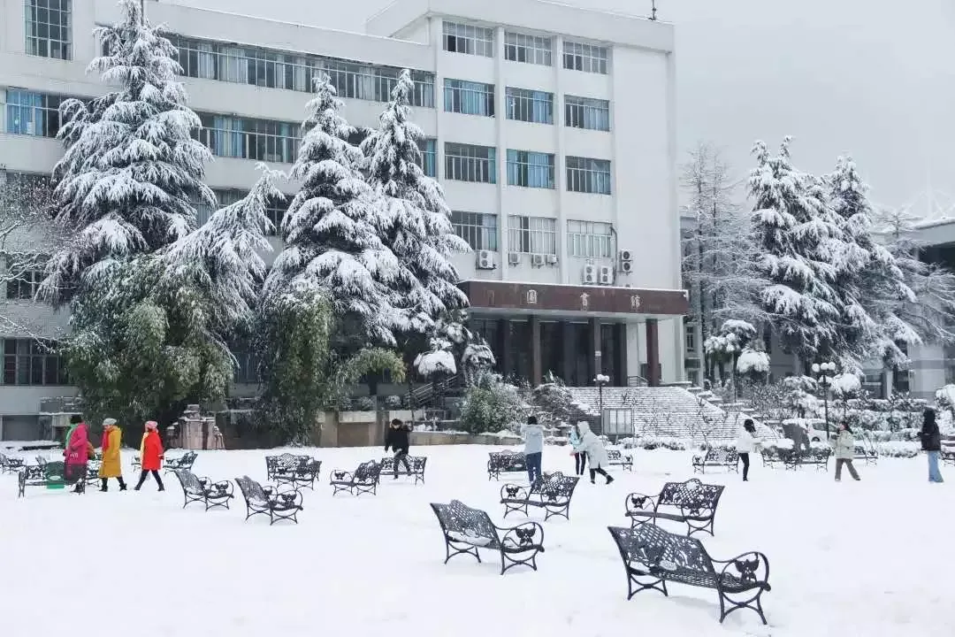 占地2000余亩，投资8000万建新宿舍，湖北这所大学“太豪华”