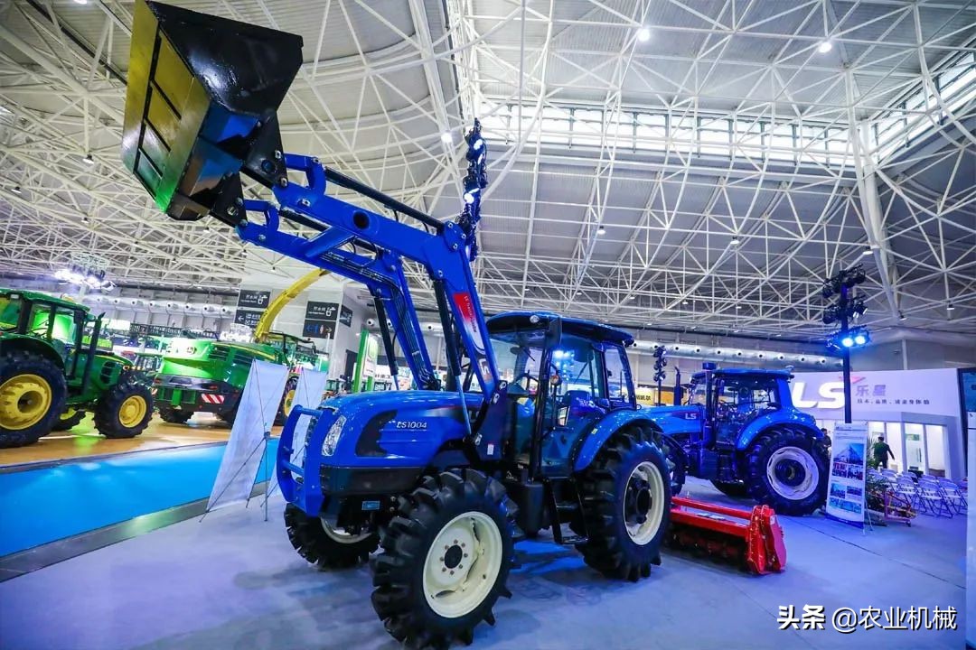 2019中国国际农机展10大拖拉机：约翰迪尔8R首秀，超拖1号再上榜