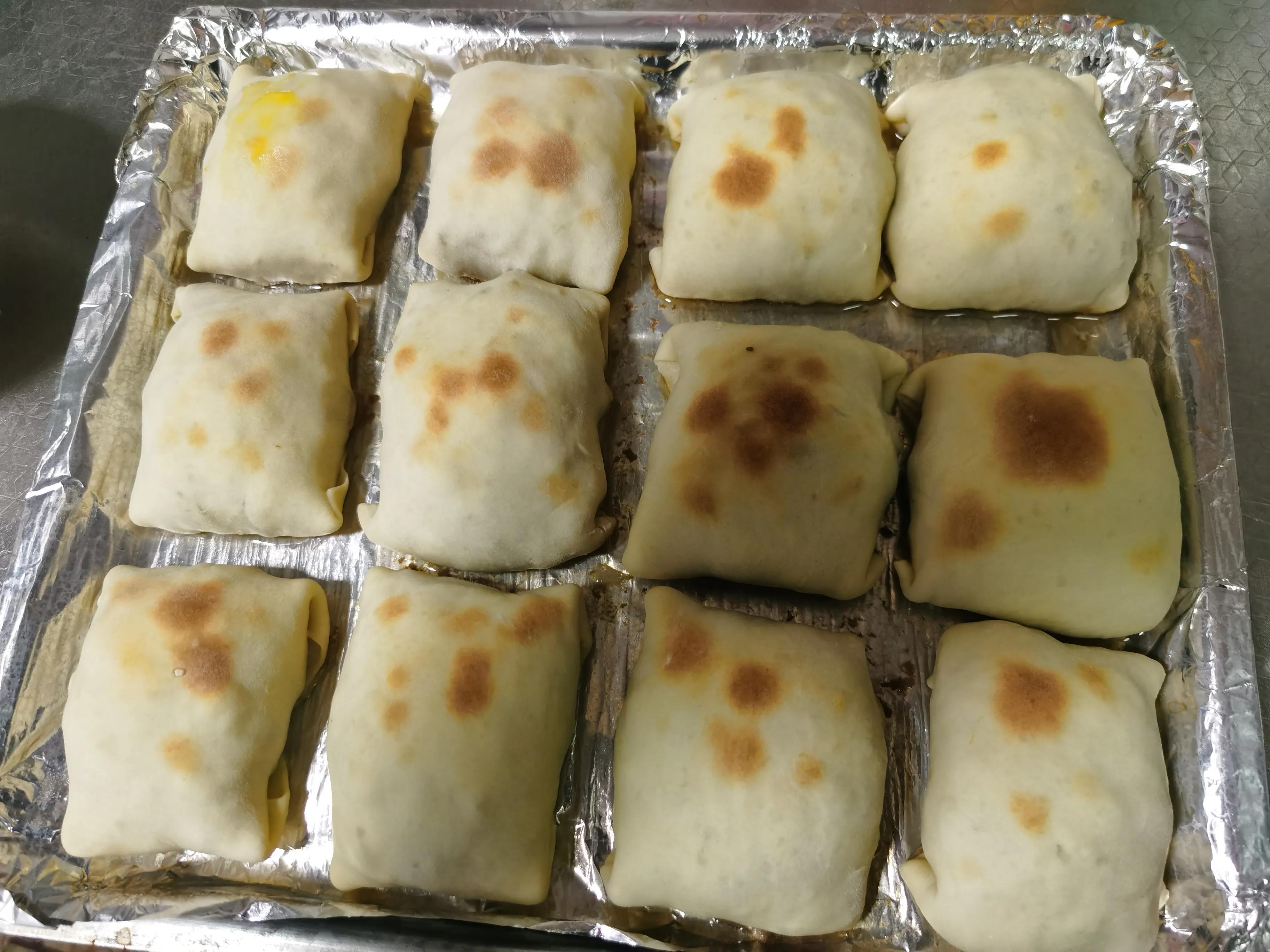 在家用电烤箱也可以做出美味的新疆烤包子。