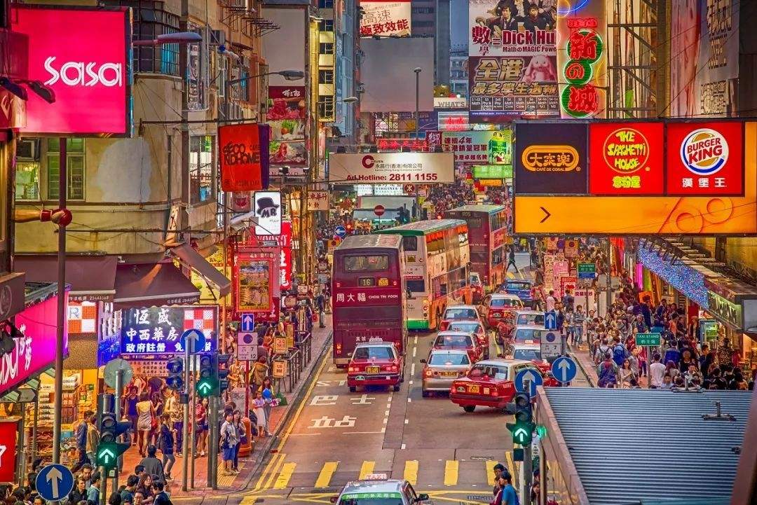 在广州，再多的奢侈品也比不上短袖拖鞋来的舒服