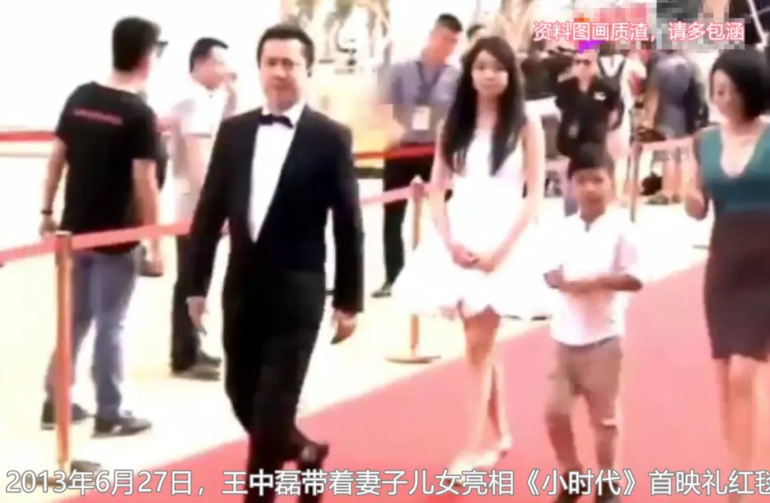 何超欣考上清华研究生，王文也晒恋爱高甜，映射出名媛们的小时代