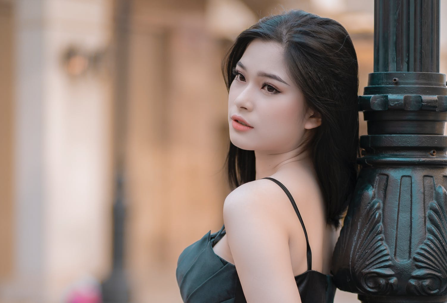 第一天相亲男人就动手动脚,就因为男人不坏女人不爱?
