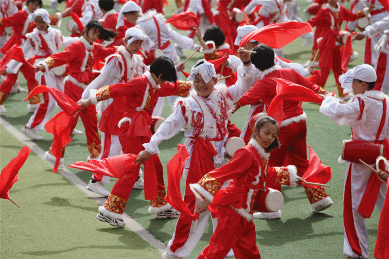 超燃运动盛会·震撼灞柳河畔！西安铁一中滨河第八届体育节暨田径运动会火热进行中……