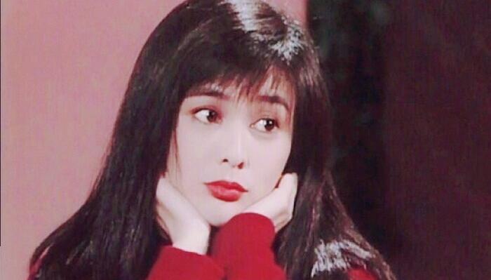 人前清纯女，人后却疯狂，这6位情史劲爆的女明星，令人一言难尽