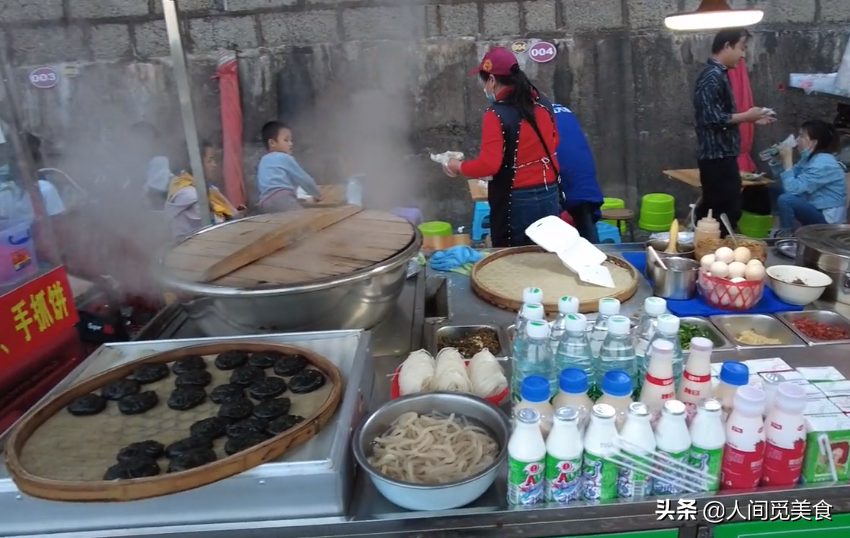 江西大姐路边卖传统小吃，纯手工做了17年，7元1份忙到顾不上吃饭