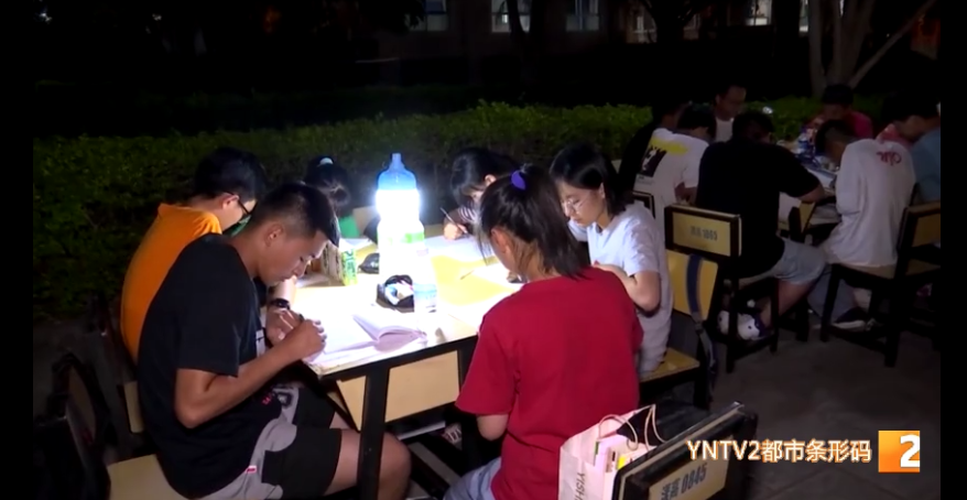 复课、备战高考不能耽误！震区学校开设“夜间教室”继续让孩子们学习