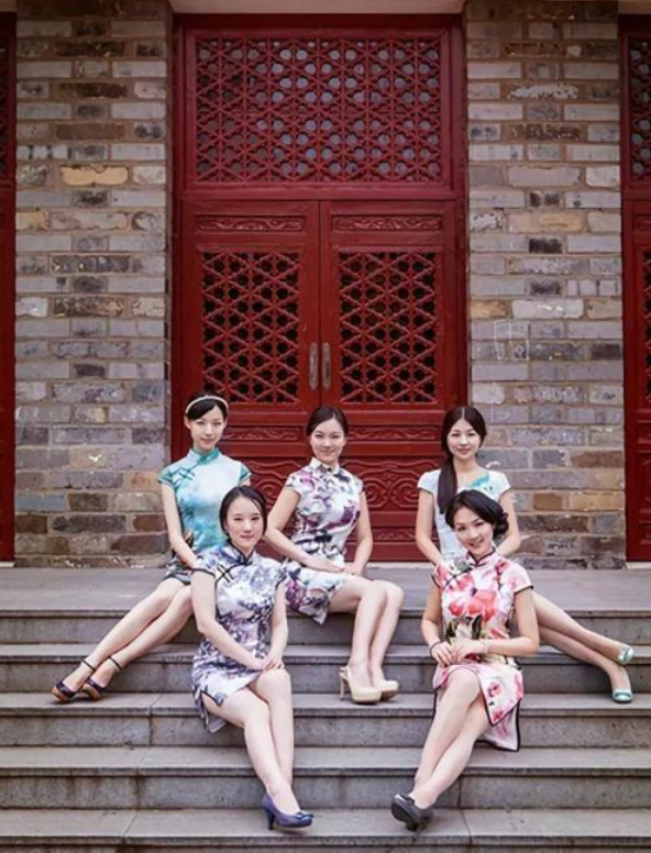 大学生“旗袍毕业照”走红，美貌与智慧并存，看完挪不开眼