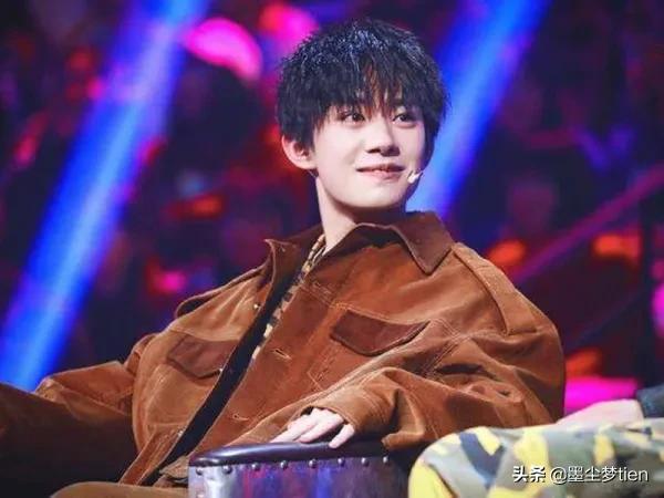 娱乐圈里的5位锡纸烫男神，千玺帅气，农农可爱，看到王源：刚哥