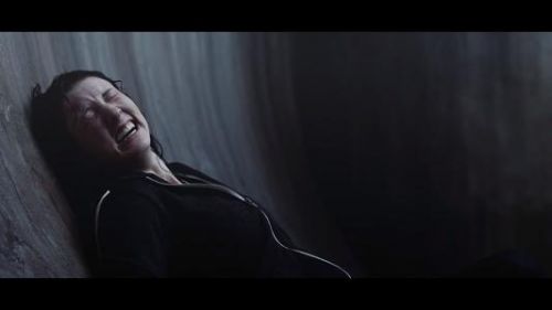 曲面电影的女主最后怎么样了（恐怖短片曲面剧情解析）
