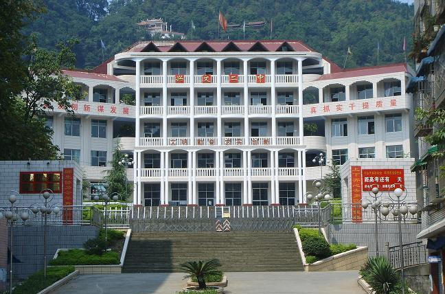 四川宜宾2020高考，宜宾一中表现依然强劲，一所私立学校强势崛起