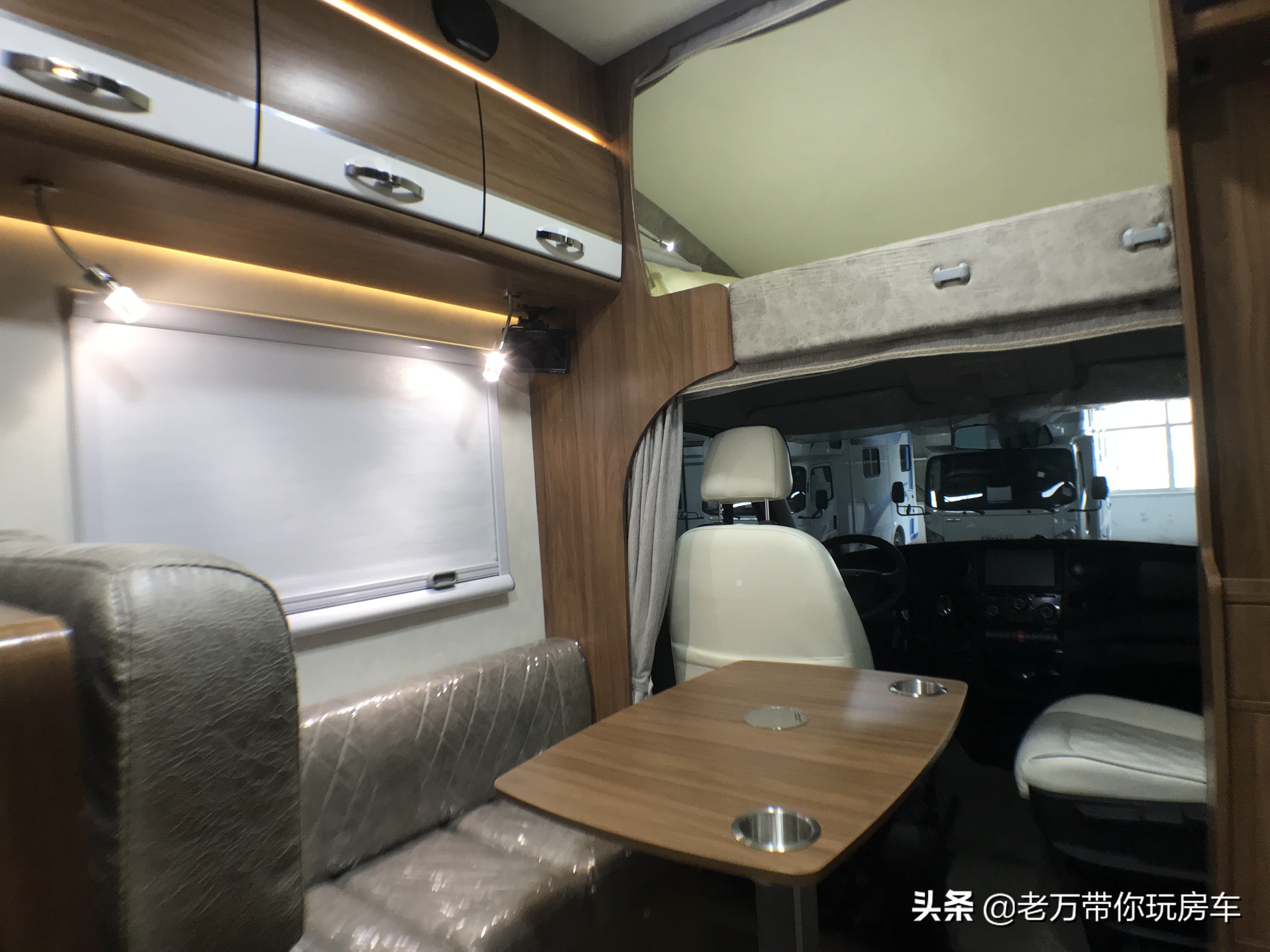 我买的赛德大白鲸系列C型房车配置介绍，你们喜欢吗？