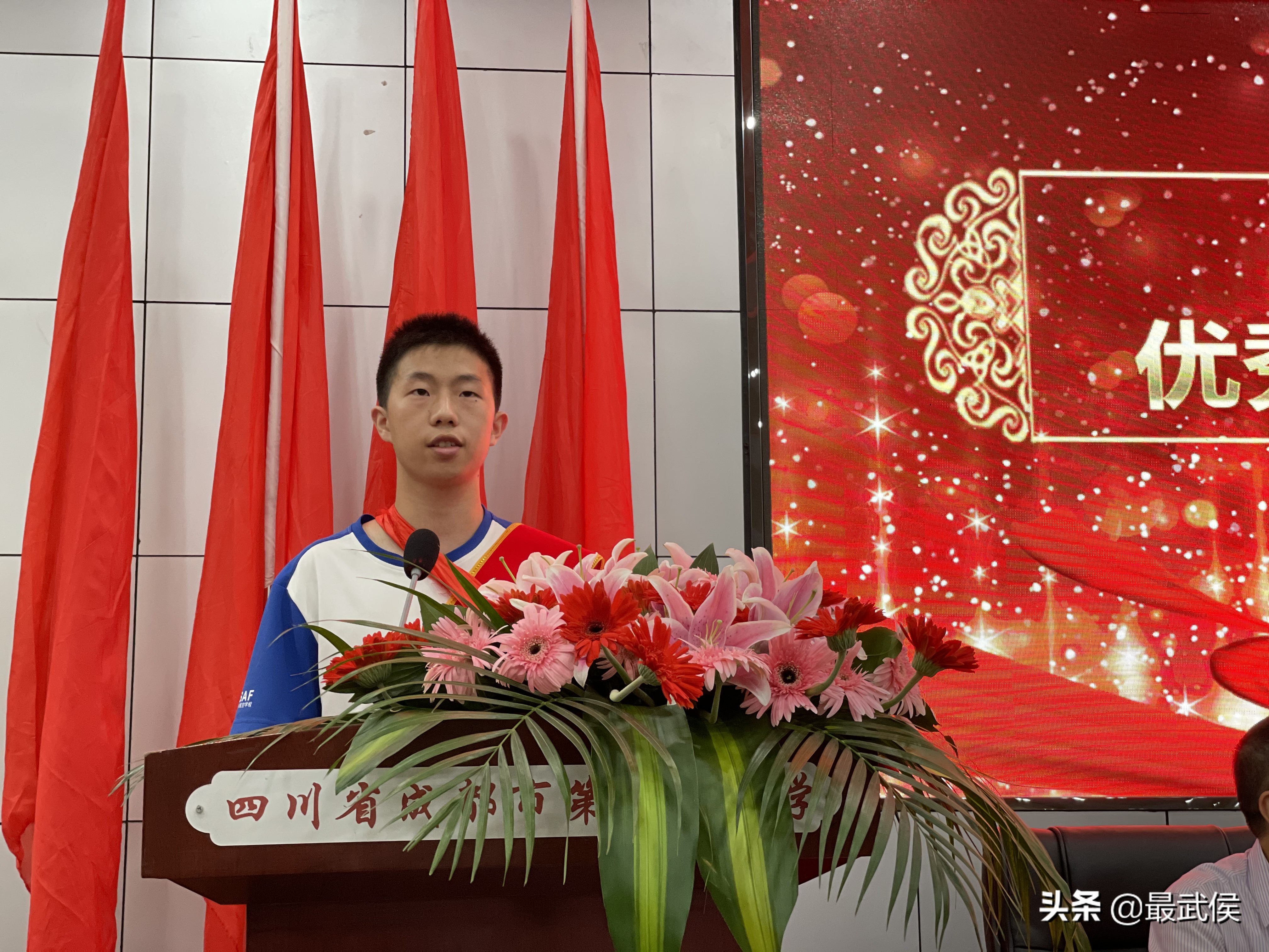 什么是“双学籍”飞行员？这所学校4年7人入选，清华北大任选！