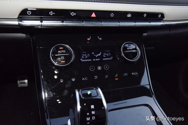 奔腾T77 Pro与瑞虎7齐上市，精品SUV之争，准车主该选谁？
