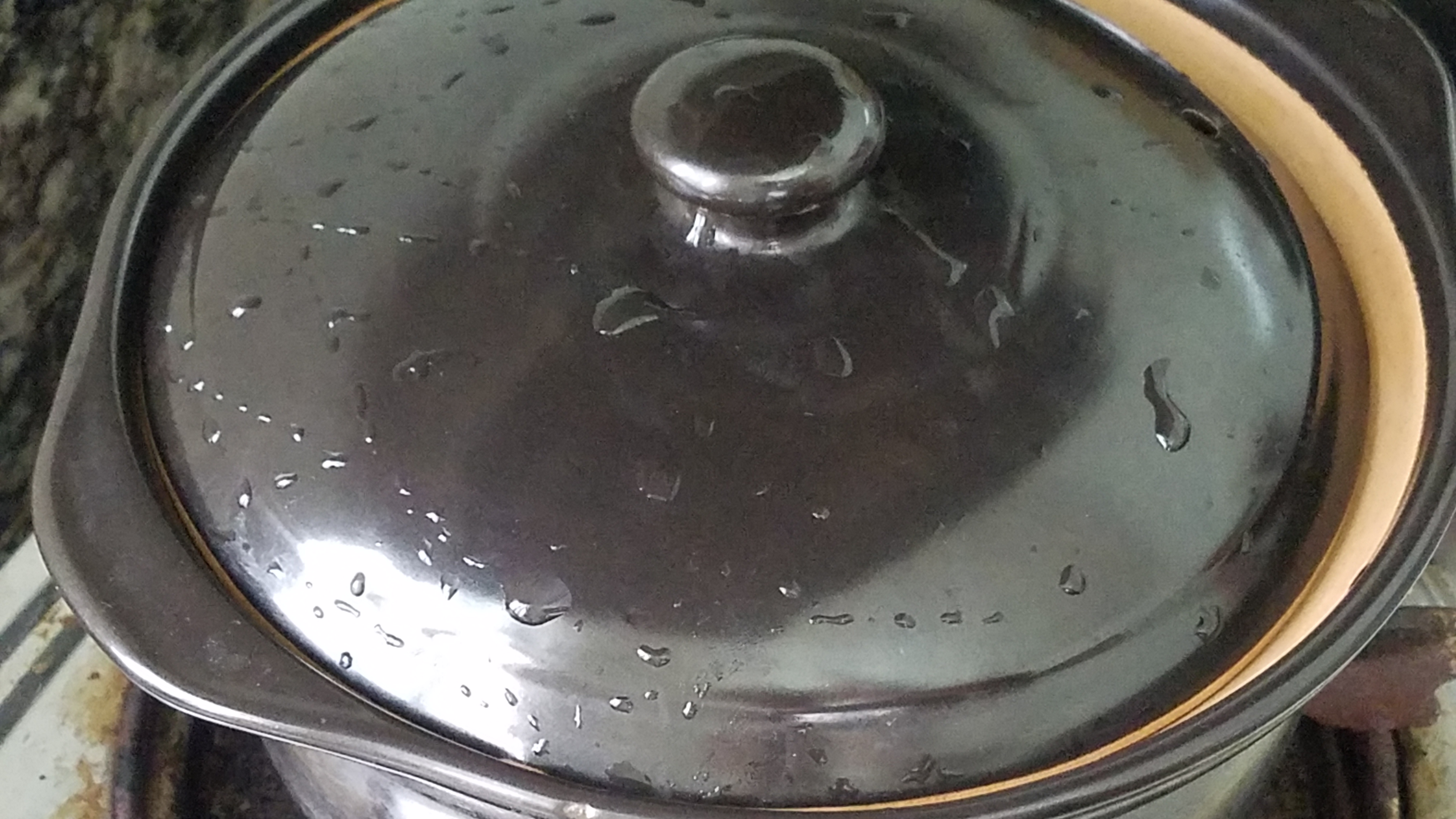 砂锅里倒进10块钱粉肠、原来这么好吃、家常菜做法、超简单