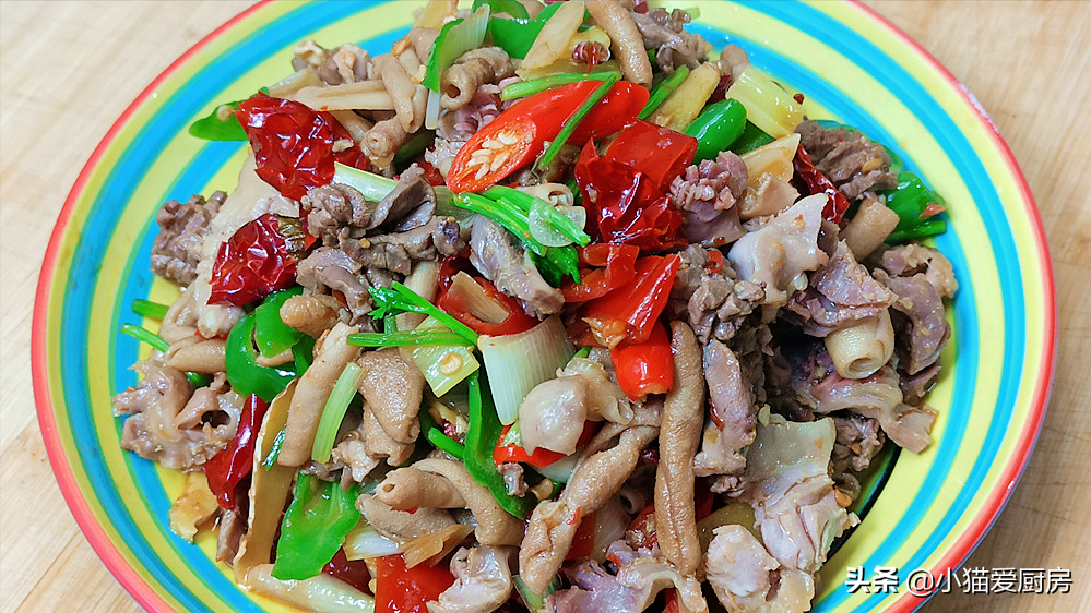 鸡杂试试这样炒来吃，口感脆嫩一点不老，味道香辣好吃，特下饭