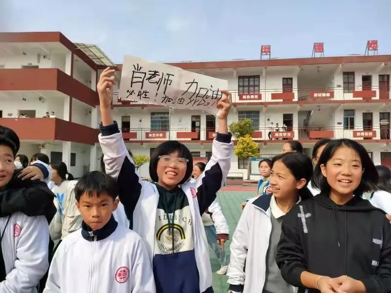 华一双师武汉小梅花学校 | 一根绳一股劲！这场拔河比赛燃爆全场