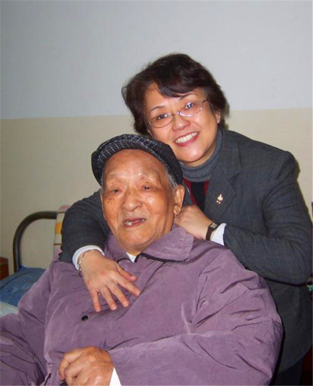 99岁老红军享受正省级医疗待遇，去世后葬礼出现1位政治局委员