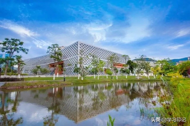 他被称为中国“小神童”，8岁上高中，10岁会电脑编程！