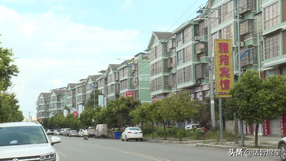 雅苑不“雅”：主电缆裸露地面 安全隐患大