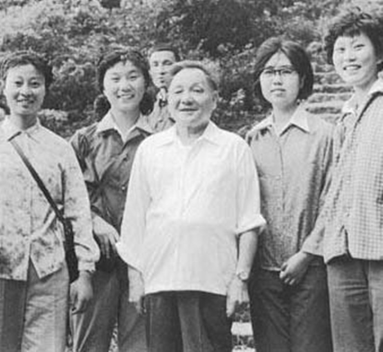1977年恢复高考，温元凯提出16字招生方针，邓小平：采纳四分之三