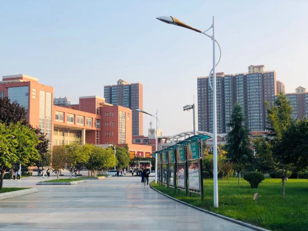 西安医学院，你太不容易了