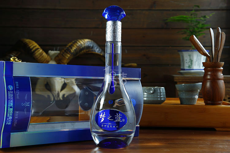 300元白酒内竞局，洋河海之蓝对标老酒口子窖，你会选择谁？