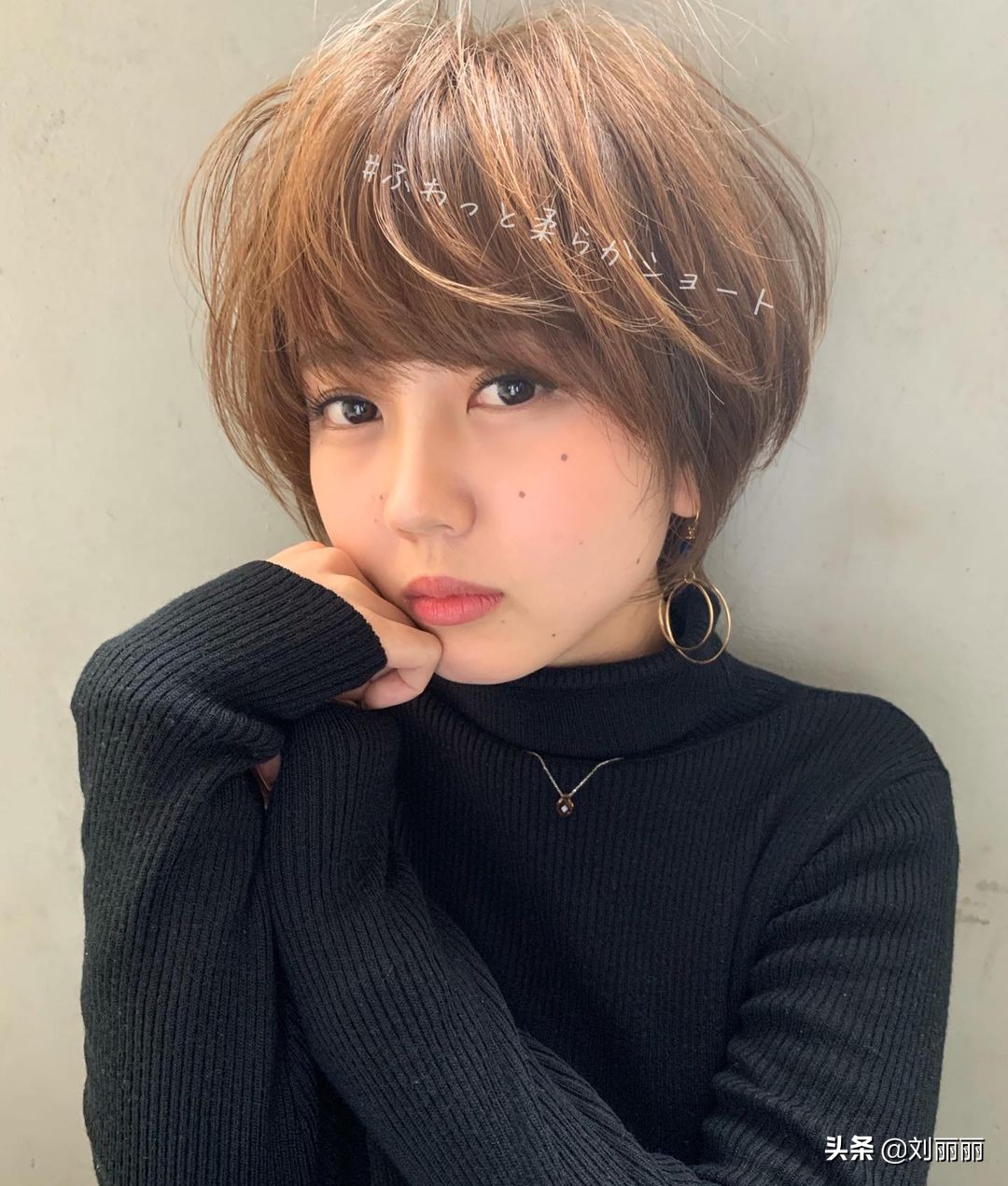 别再留长发了，今冬流行“三好短发”，越来越多女性这样剪