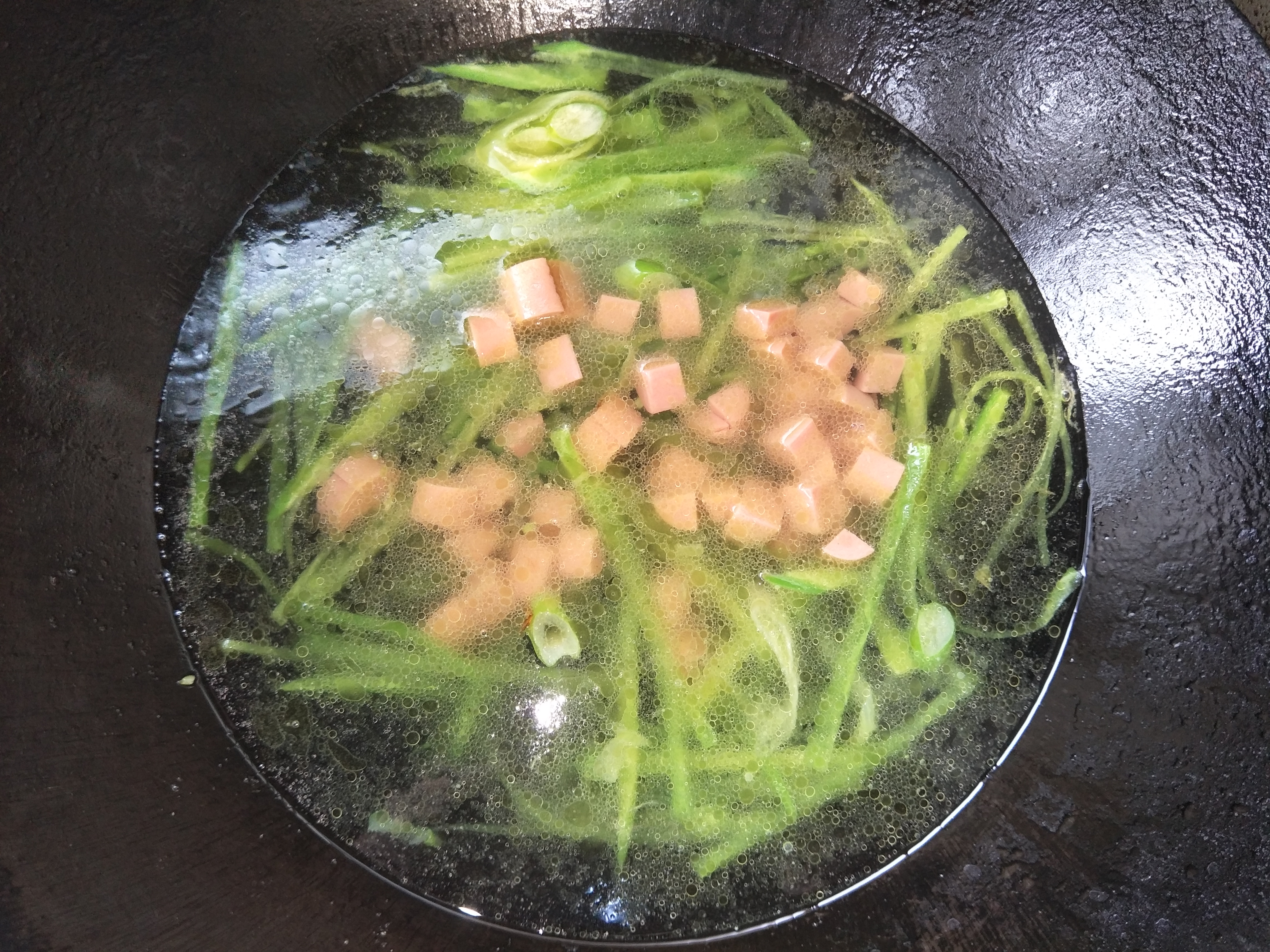 天冷多喝萝卜汤，加1味一起炖，出锅热气腾腾，浓香好喝