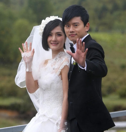 “湖南一姐”谢娜：低谷时有刘烨相伴，事业上有何炅遮风挡雨