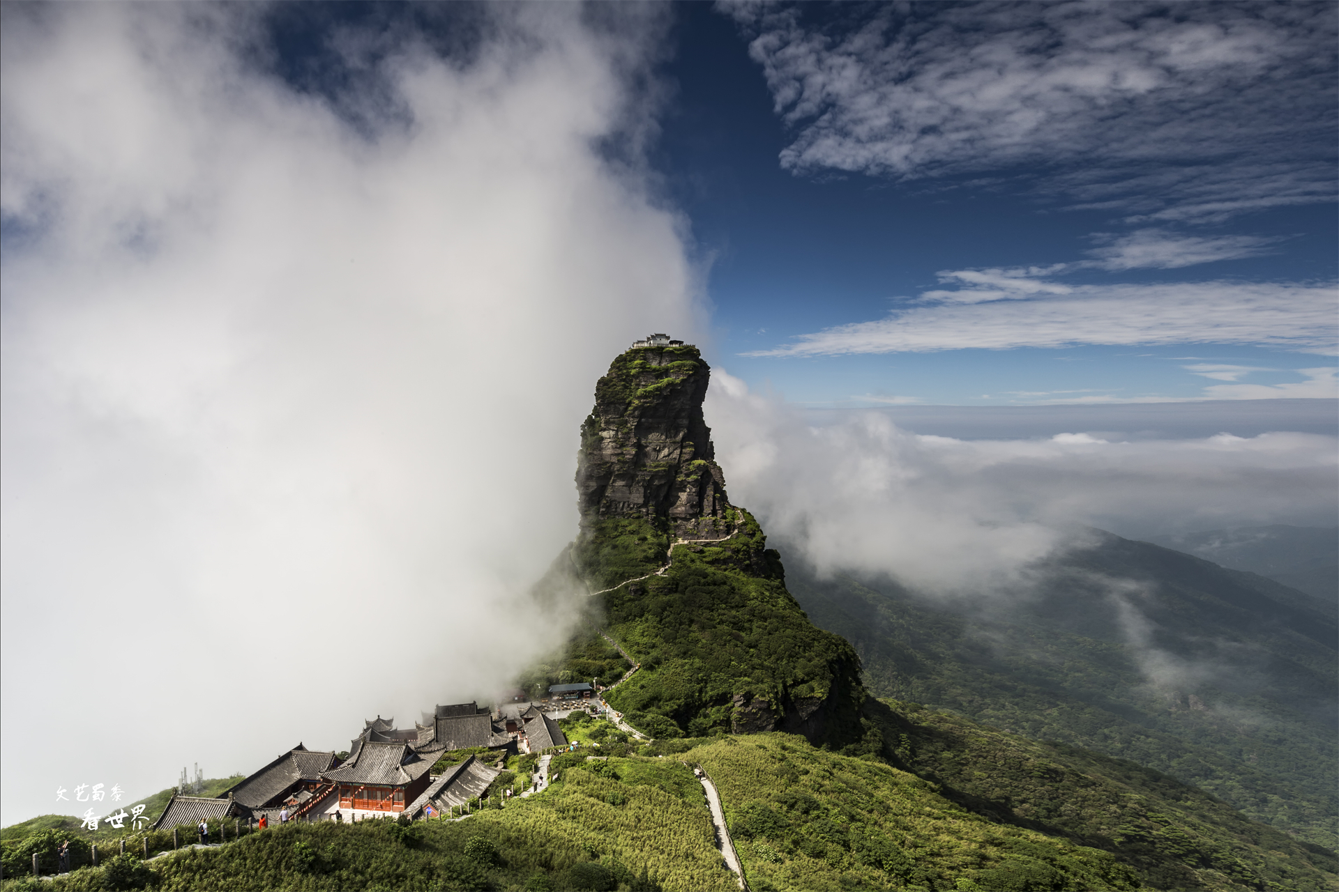 中国有许多名山大川，除了三山五岳，这6座山一生必去