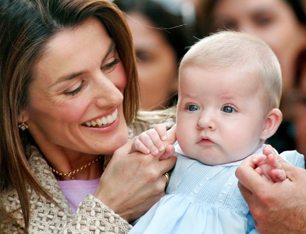 莱昂诺尔公主：13岁被印上硬币的未来女王，靠颜值拯救西班牙王室