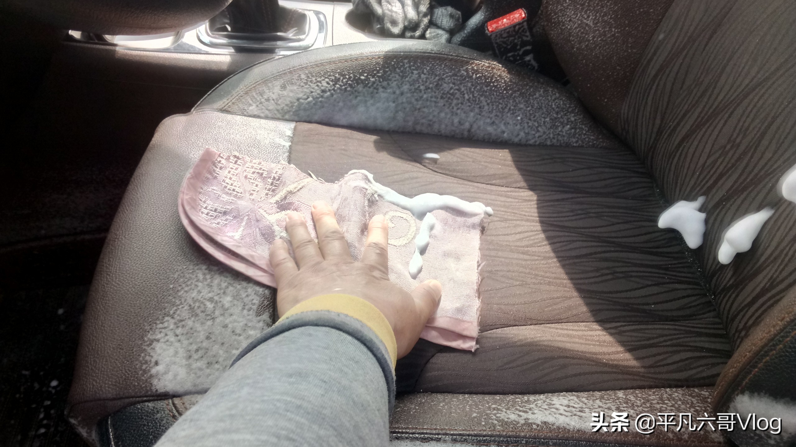 自己的爱车如何清洗才省钱？看看我的操作，你就明白了